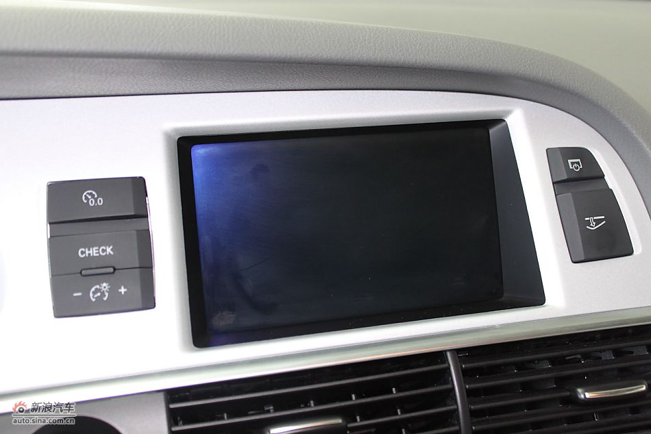 2010µA6L 2.4