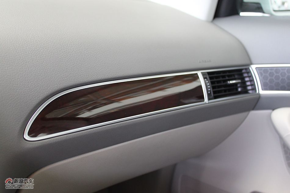 2010µA6L 2.4