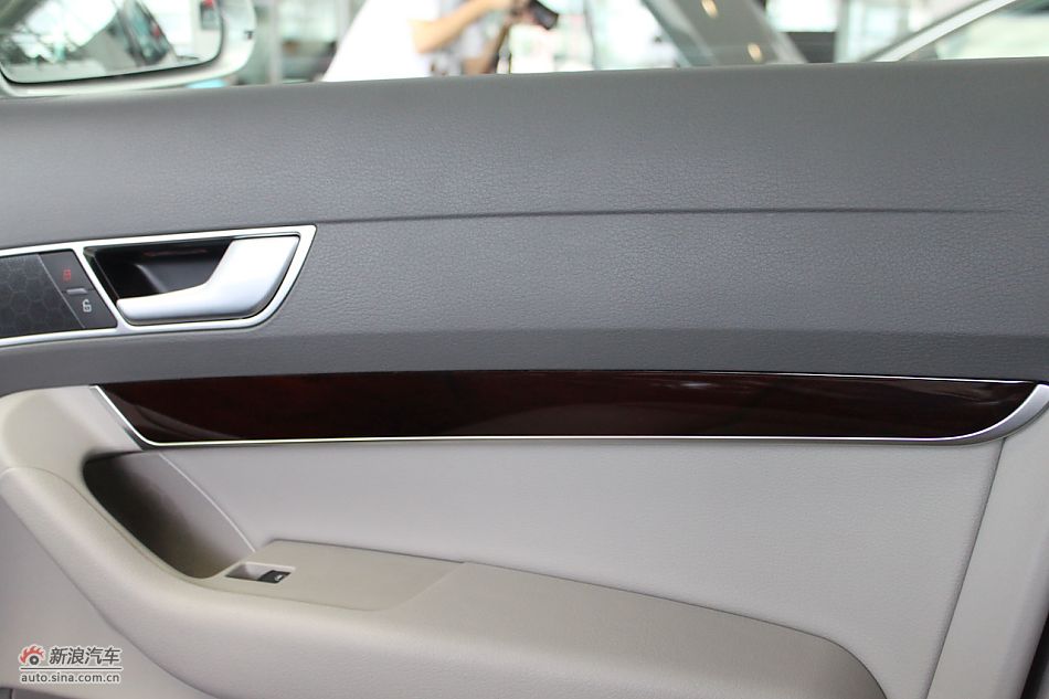 2010µA6L 2.4