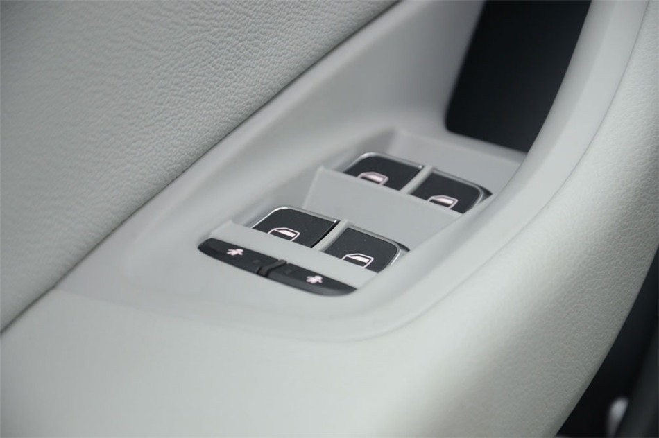 µA6L 2012 2.5L CVT  