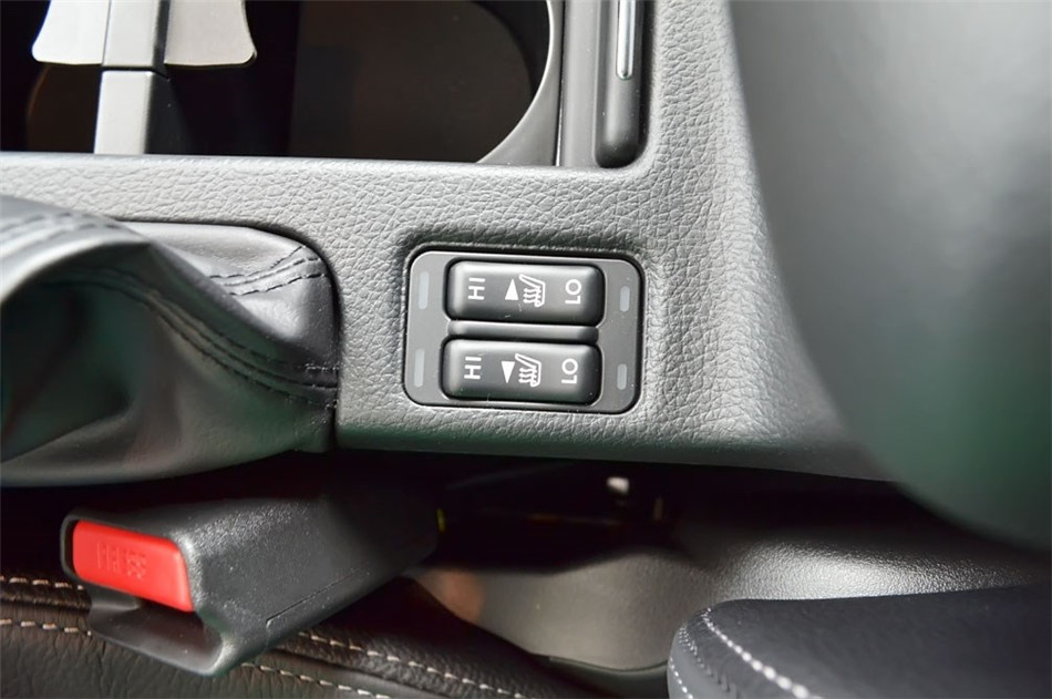 2012 2.0L CVT Ӣ 
