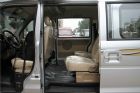 2012款 1.2L MT 标准型 座椅空间