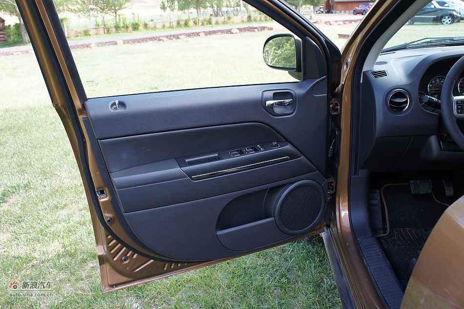 2011Compassָ70