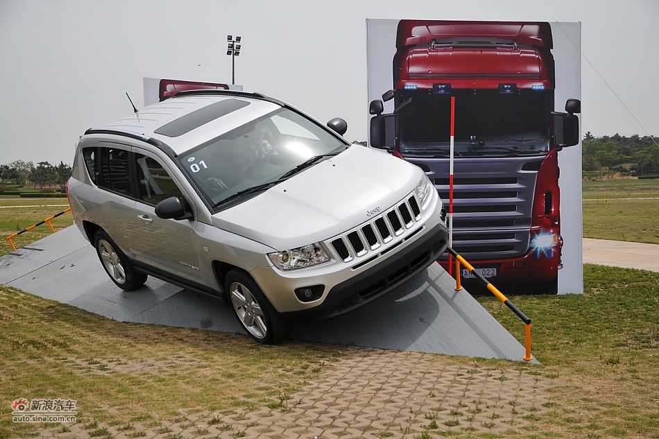 Լ2011Jeepָ