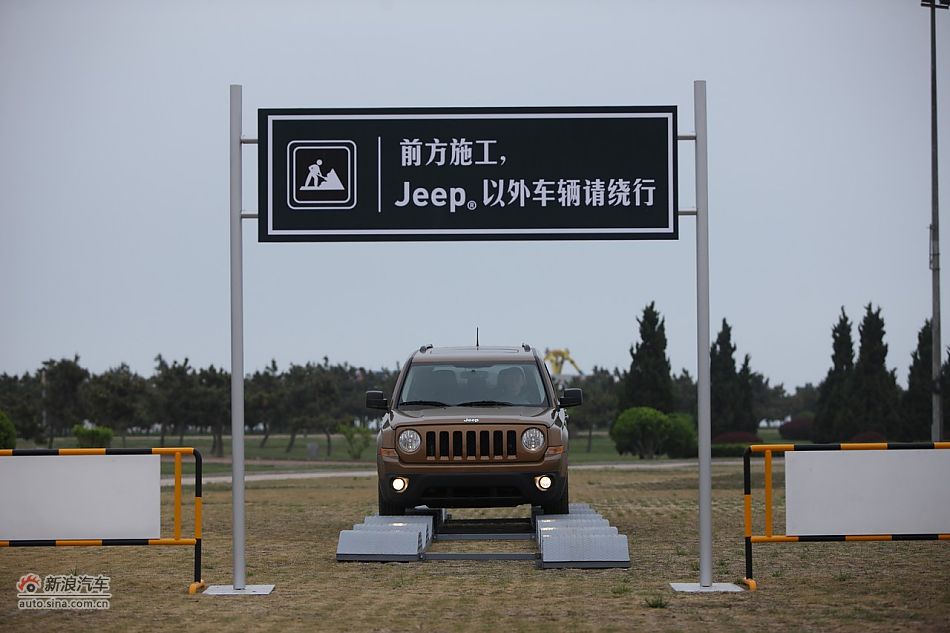 2011Jeepɿ
