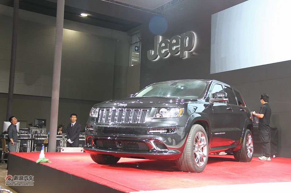 JEEP SRT8