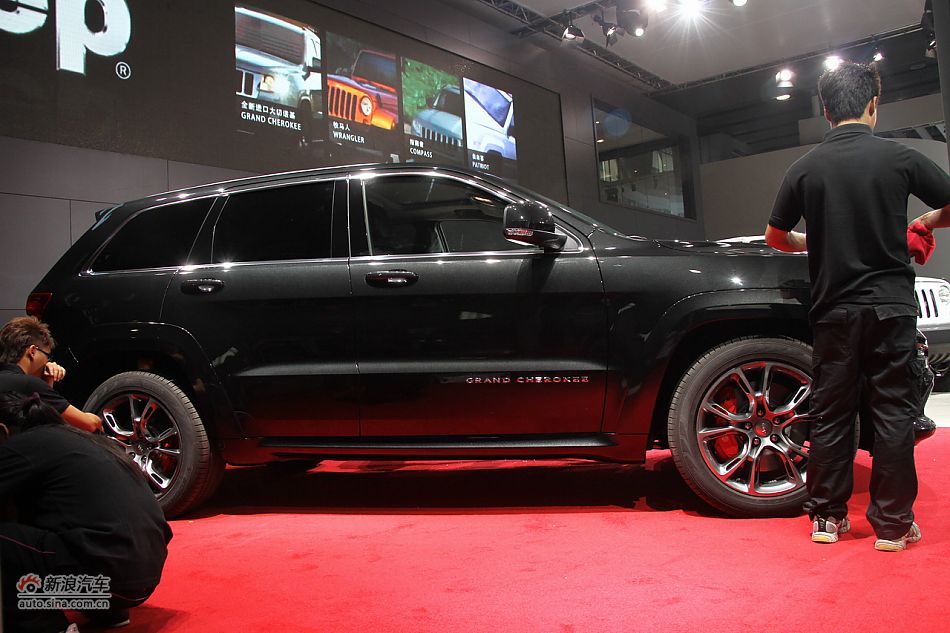 JEEPŵSRT8
