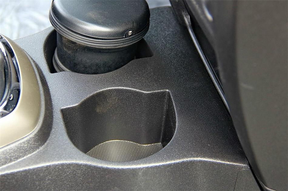 2014 1.5L  MT  οռ