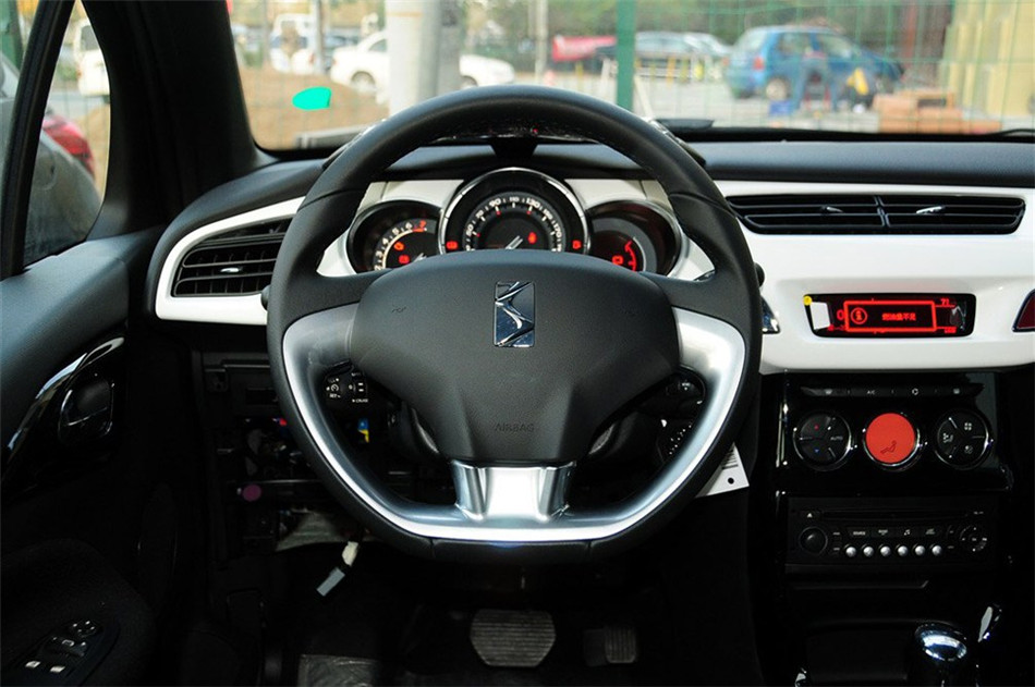 2012DS3 1.6LԶʱа