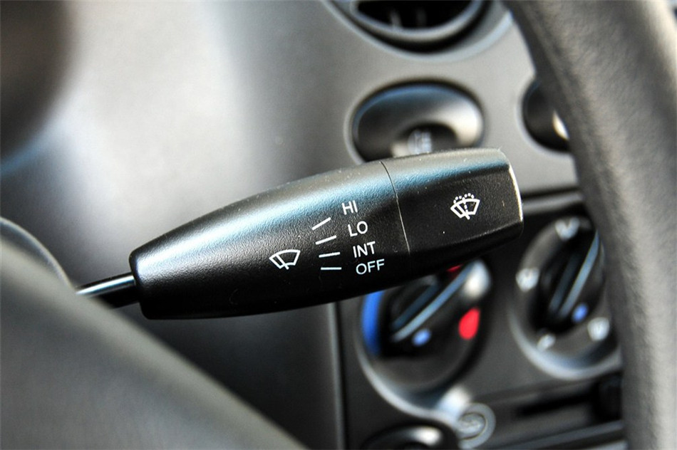 ֳ 2012 1.0L MT P-TEC׼ 