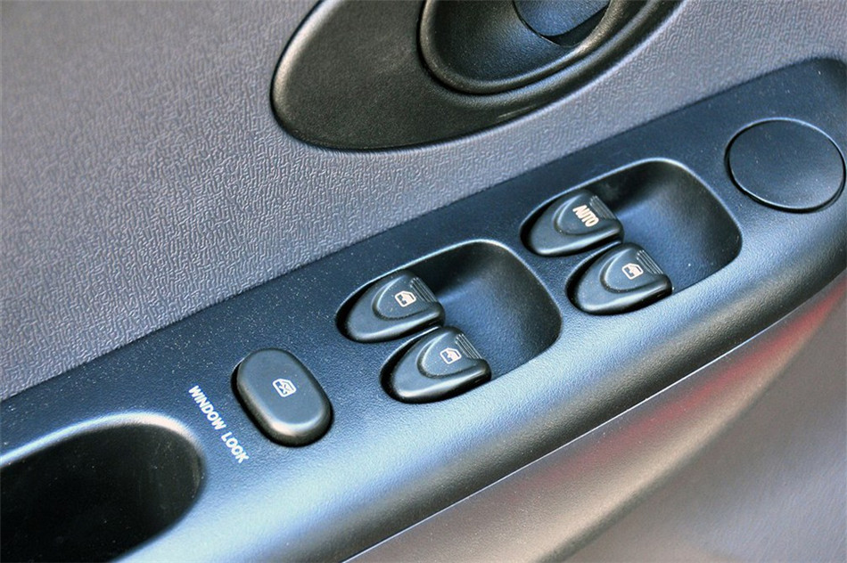 ֳ 2012 1.0L MT P-TEC׼ 