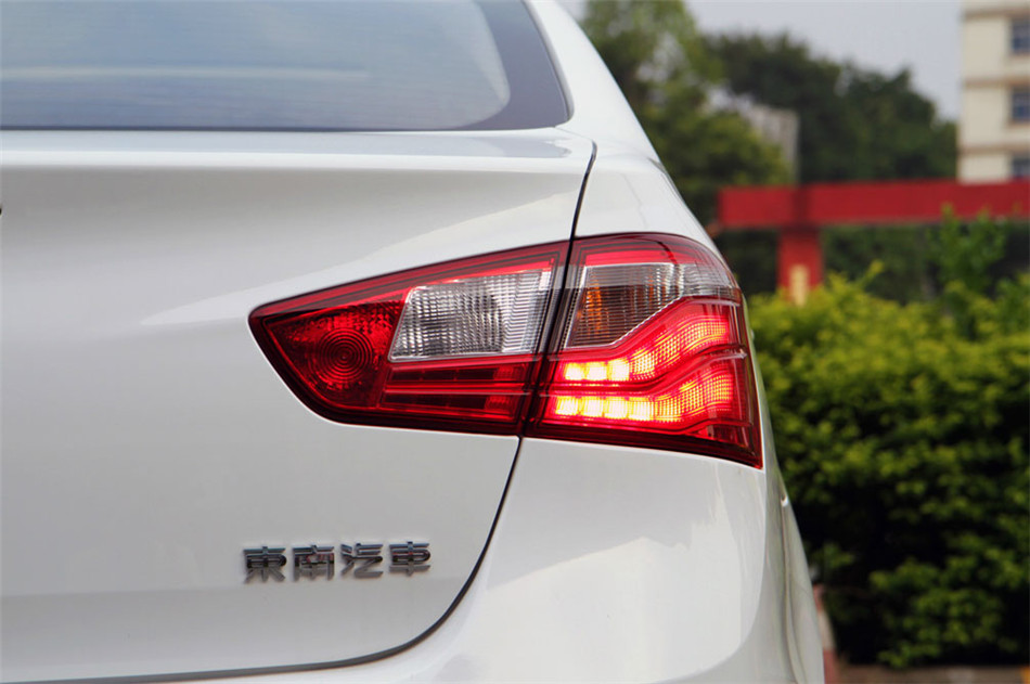 2012 1.5L MT 콢 