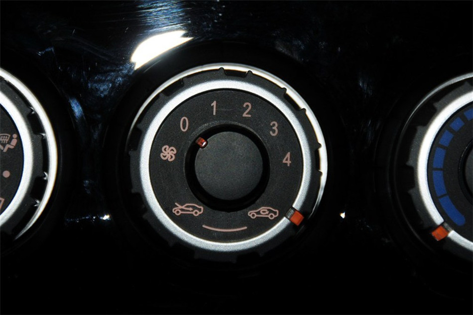 2012 1.5L MT Ӣ 