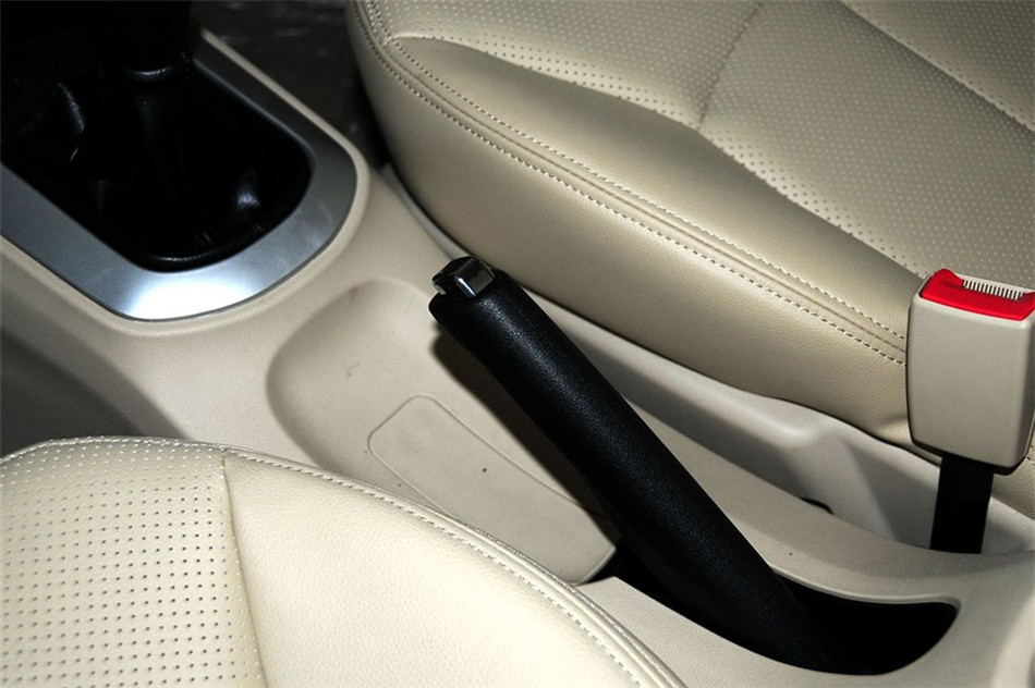 M3 2013 1.5L MT Ӣ 
