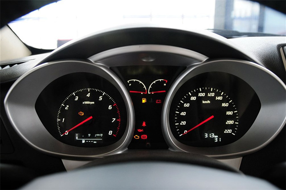 M3 2013 1.5L MT Ӣ 
