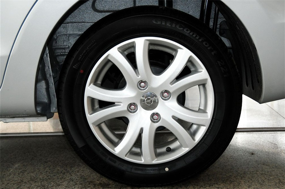 M3 2013 1.5L MT Ӣ ϸ